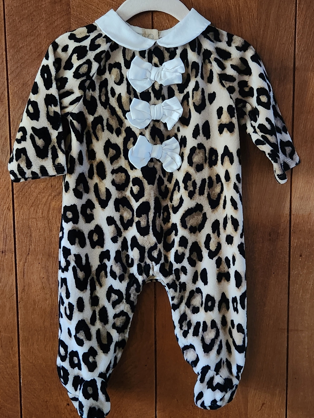 First Impressions Leopard Print Footie w/White Collar&Bows, Sz-3-6mons, EPreLC